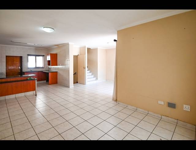 3 BEDROOM DUPLEX FOR SALE IN SARNIA